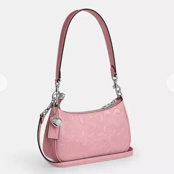 NWT Coach! Teri Mini Crossbody Bag
In Signature Leather With Heart Charm 🌸 - Picture 4 of 9